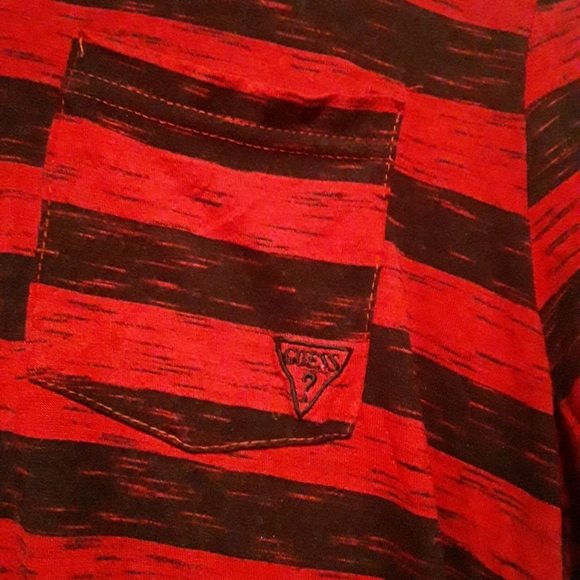 Guess Unisex Large V-neck  TeeShirt, Red & Black or Grey & Black Stiped - Picture 11 of 11